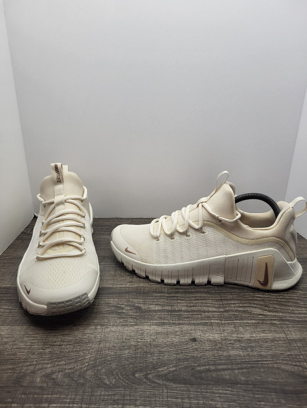 Nike Free Metcon 6 SE Pale Ivory Sneaker Women's Size 10 Training Shoes Sneakers